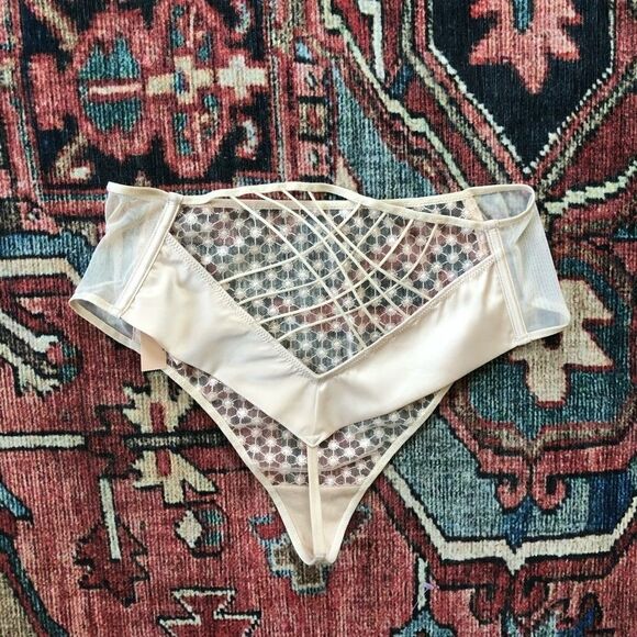 NEW ✨ Luxe High-waist Mesh Thong Panty Small - Picture 5 of 6